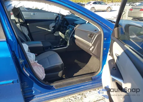 2017 Toyota Camry Se z USA, uszkodzony, nr VIN 4T1BF1FK8HU627454